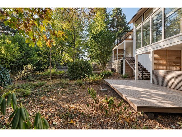 25 BECKET St, Lake Oswego, OR 97035