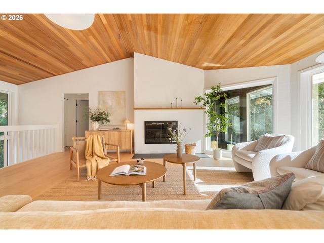 25 BECKET St, Lake Oswego, OR 97035
