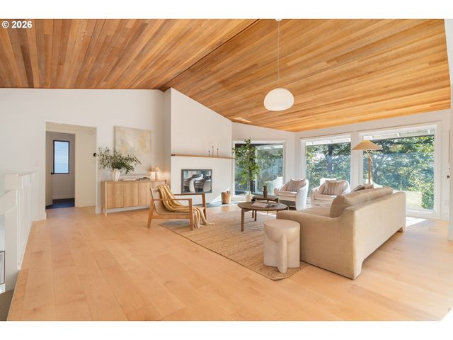 25 BECKET St, Lake Oswego, OR 97035
