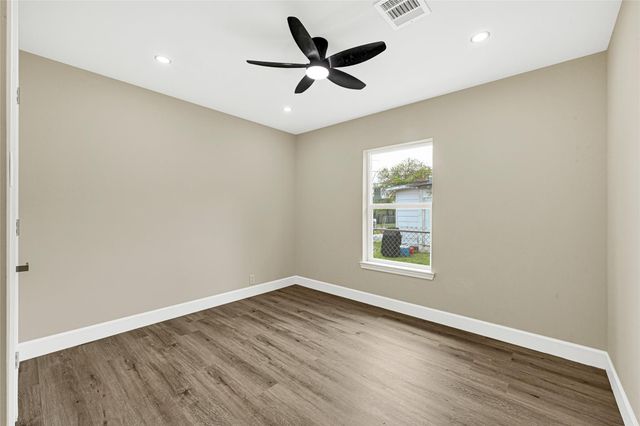 1912 Maryland Street, Baytown, TX 77520