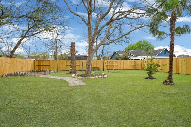 1912 Maryland Street, Baytown, TX 77520