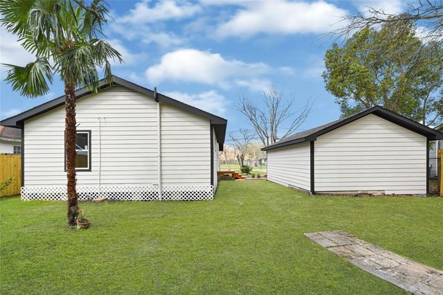 1912 Maryland Street, Baytown, TX 77520