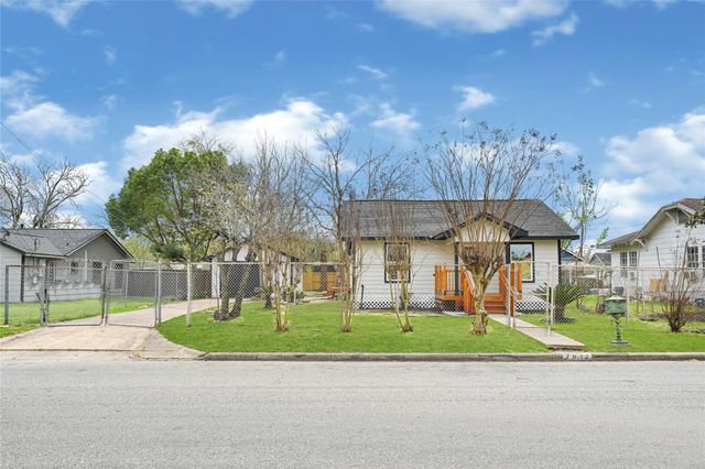 1912 Maryland Street, Baytown, TX 77520