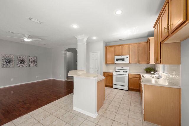 11911 N Brenton Knoll Court, Tomball, TX 77375