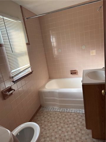 1010 Elmwood St, Port Vue, PA 15133