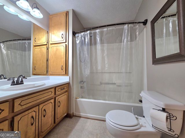 328 Country Lake Drive, Mcdonough, GA 30252