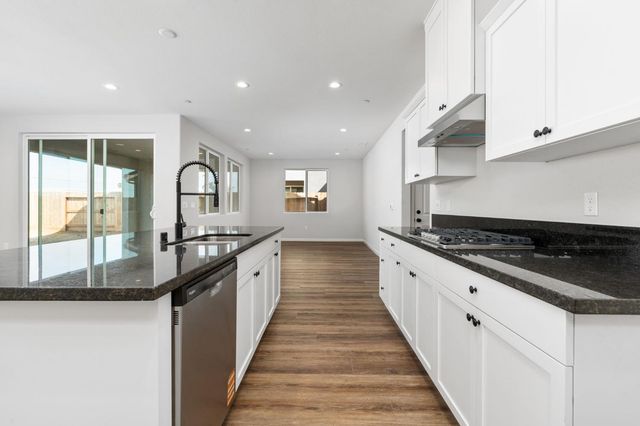 1266 Talus Way S, Madera, CA 93636