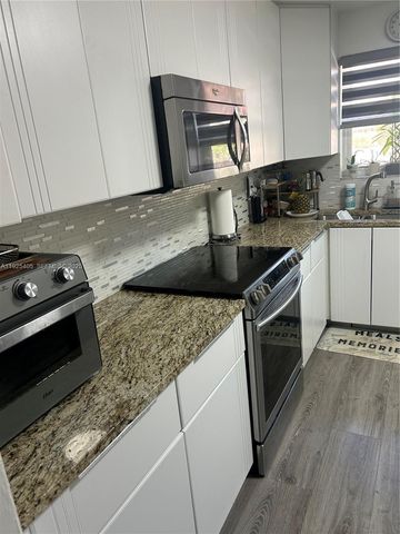 1250 SW 113th Ter 102, Pembroke Pines, FL 33025