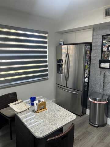 1250 SW 113th Ter 102, Pembroke Pines, FL 33025