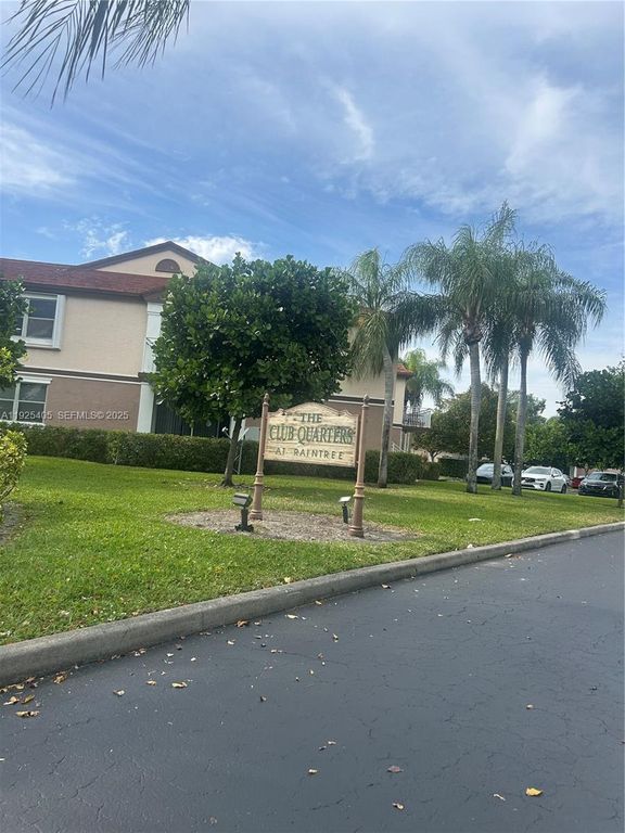 1250 SW 113th Ter 102, Pembroke Pines, FL 33025