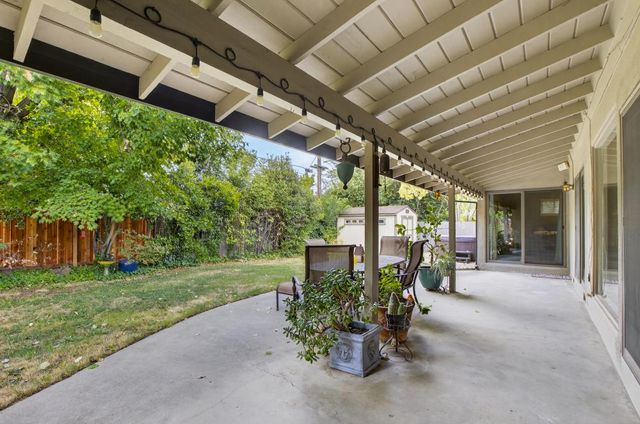 4849 Cameron Ranch Dr, Carmichael, CA 95608