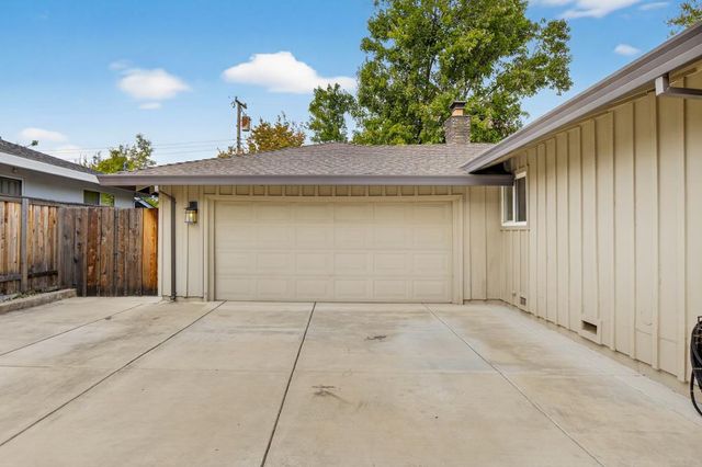 4849 Cameron Ranch Dr, Carmichael, CA 95608
