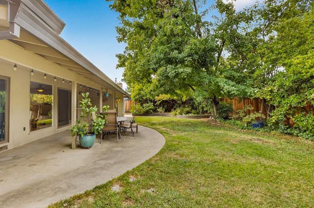 4849 Cameron Ranch Dr, Carmichael, CA 95608