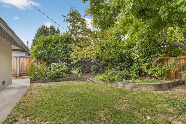 4849 Cameron Ranch Dr, Carmichael, CA 95608