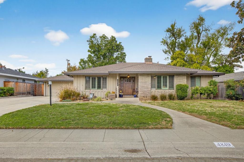 4849 Cameron Ranch Dr, Carmichael, CA 95608