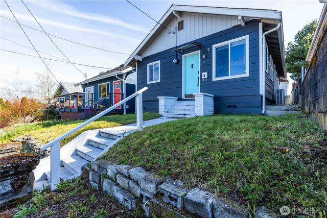 916 Pleasant Avenue, Bremerton, WA 98337