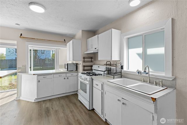 916 Pleasant Avenue, Bremerton, WA 98337