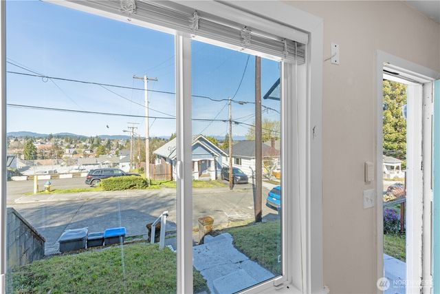 916 Pleasant Avenue, Bremerton, WA 98337