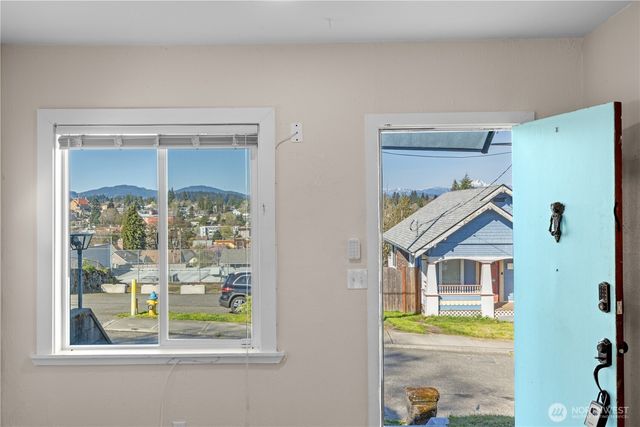 916 Pleasant Avenue, Bremerton, WA 98337