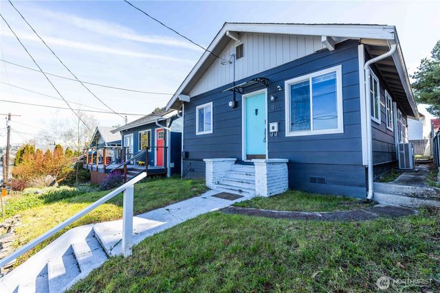 916 Pleasant Avenue, Bremerton, WA 98337