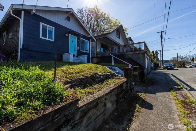 916 Pleasant Avenue, Bremerton, WA 98337