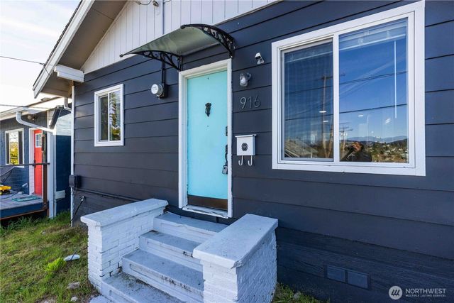 916 Pleasant Avenue, Bremerton, WA 98337