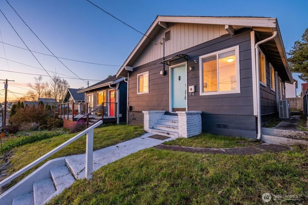 916 Pleasant Avenue, Bremerton, WA 98337