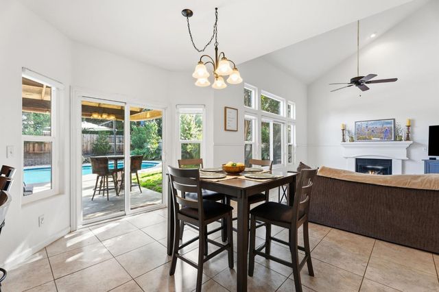 2613 Applegate Avenue, Clovis, CA 93611