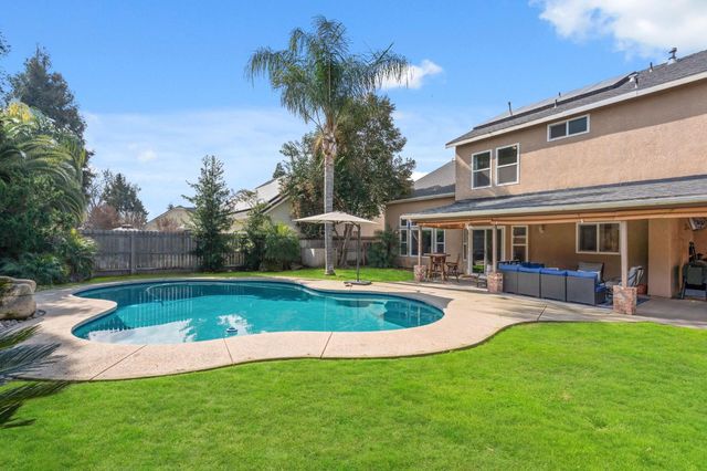 2613 Applegate Avenue, Clovis, CA 93611