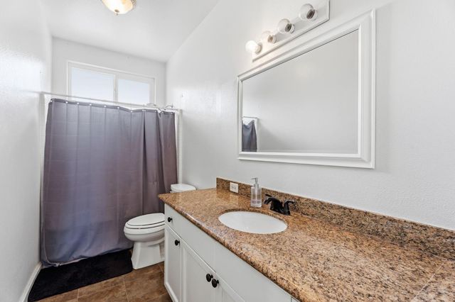 2613 Applegate Avenue, Clovis, CA 93611