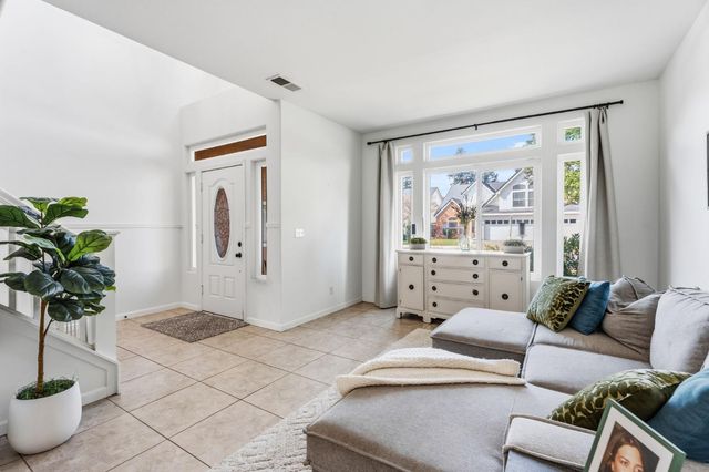 2613 Applegate Avenue, Clovis, CA 93611