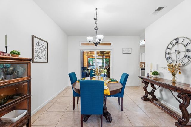 2613 Applegate Avenue, Clovis, CA 93611