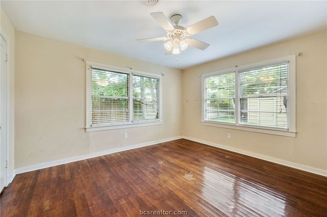 110 North Gordon Street, Bryan, TX 77802