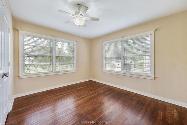 110 North Gordon Street, Bryan, TX 77802