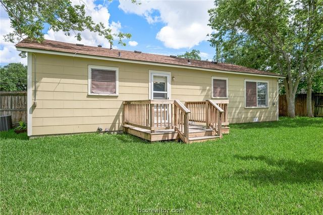 110 North Gordon Street, Bryan, TX 77802