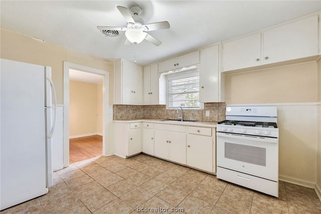 110 North Gordon Street, Bryan, TX 77802