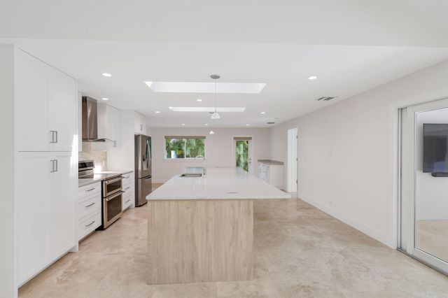 1386 S Atlantic Drive, Lantana, FL 33462