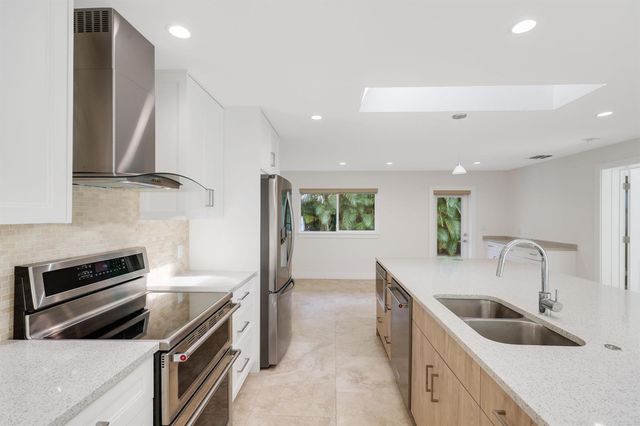 1386 S Atlantic Drive, Lantana, FL 33462
