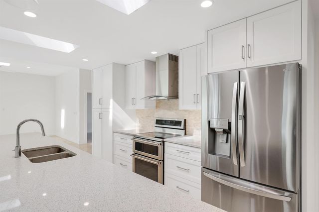 1386 S Atlantic Drive, Lantana, FL 33462
