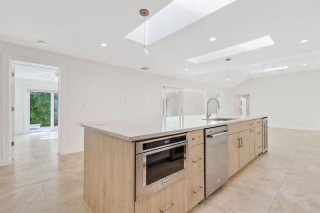 1386 S Atlantic Drive, Lantana, FL 33462
