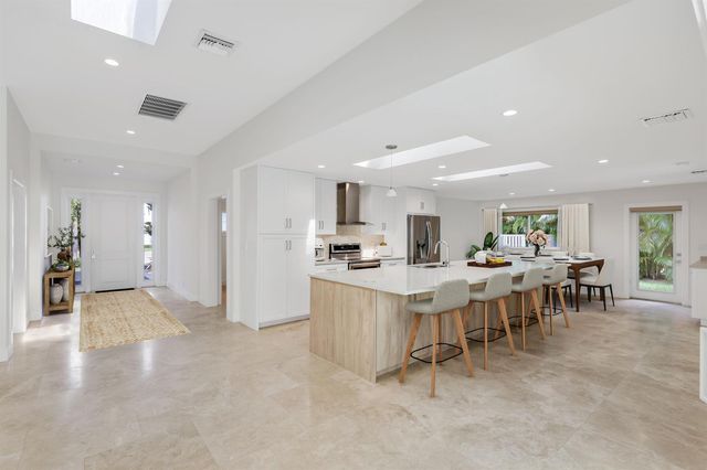 1386 S Atlantic Drive, Lantana, FL 33462