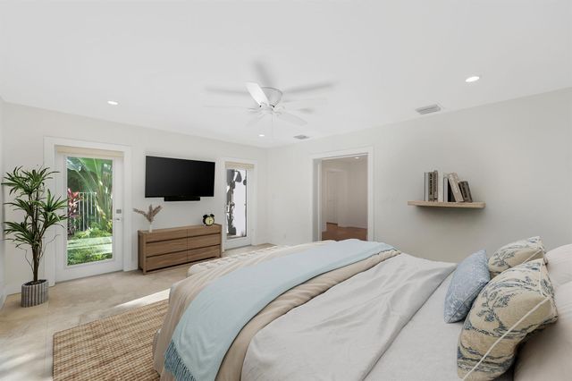 1386 S Atlantic Drive, Lantana, FL 33462