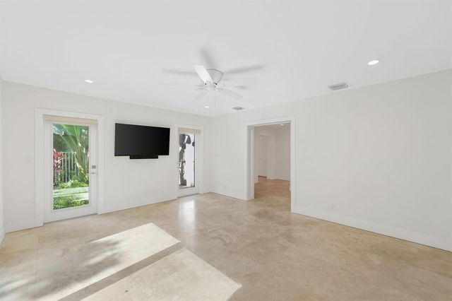 1386 S Atlantic Drive, Lantana, FL 33462