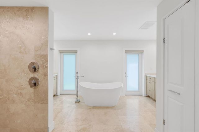 1386 S Atlantic Drive, Lantana, FL 33462