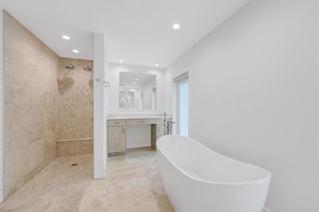 1386 S Atlantic Drive, Lantana, FL 33462