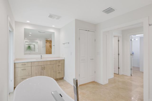 1386 S Atlantic Drive, Lantana, FL 33462