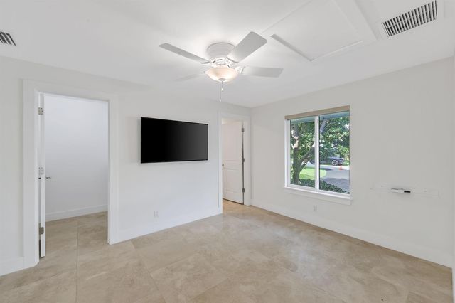 1386 S Atlantic Drive, Lantana, FL 33462