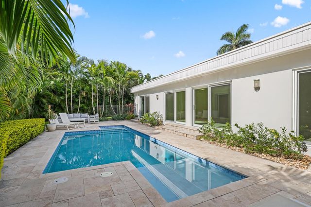 1386 S Atlantic Drive, Lantana, FL 33462