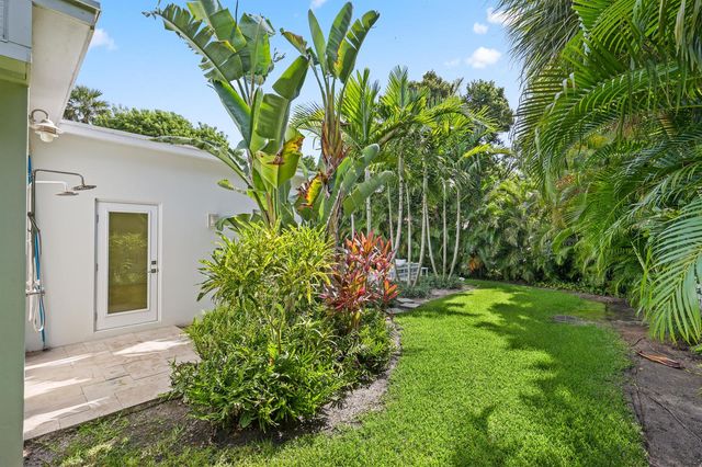 1386 S Atlantic Drive, Lantana, FL 33462