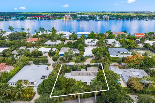 1386 S Atlantic Drive, Lantana, FL 33462